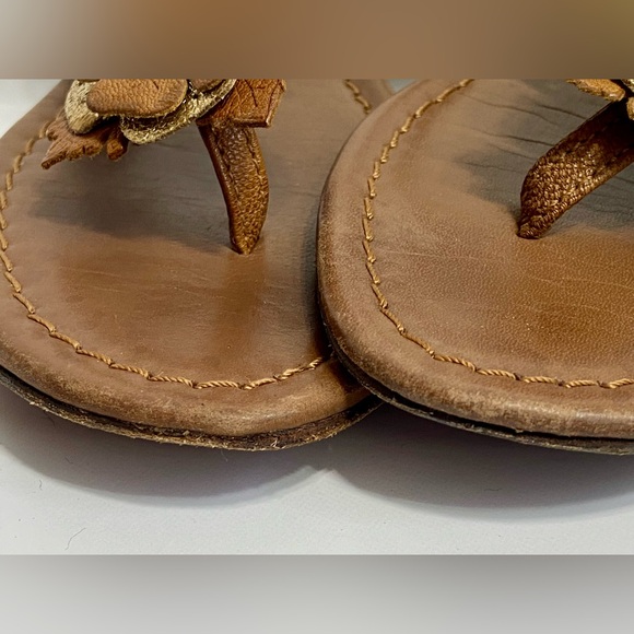 Geox Women’s Artisan Sandal Flip Flops Thong Brown Leather Gold Flower Size 8.5 - Picture 9 of 10